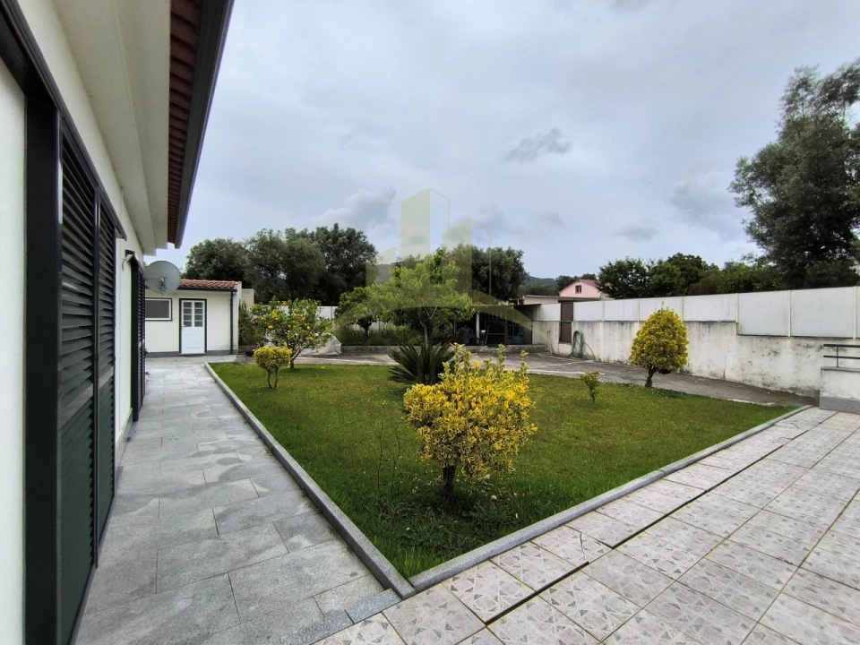 Moradia T3 para Venda em Geraz do Lima (Santa Maria, Santa Leocádia, Moreira), Deão Foto 2