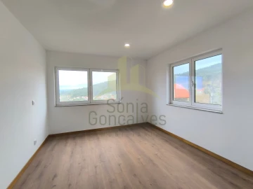 Moradia T3 para Venda em Subportela, Deocriste e Portela Susã