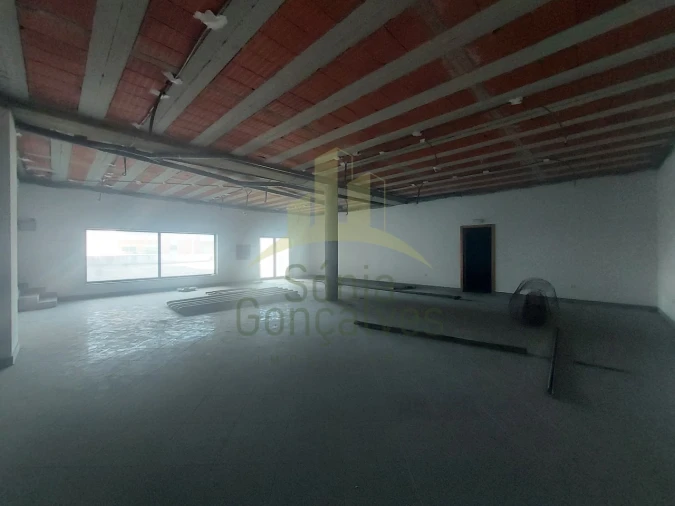 Loja para Venda em Areosa Foto 2