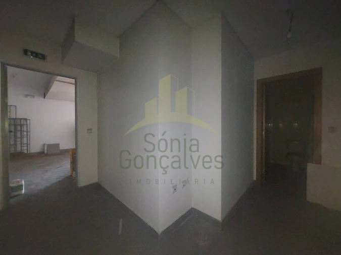 Loja para Venda em Areosa Foto 6