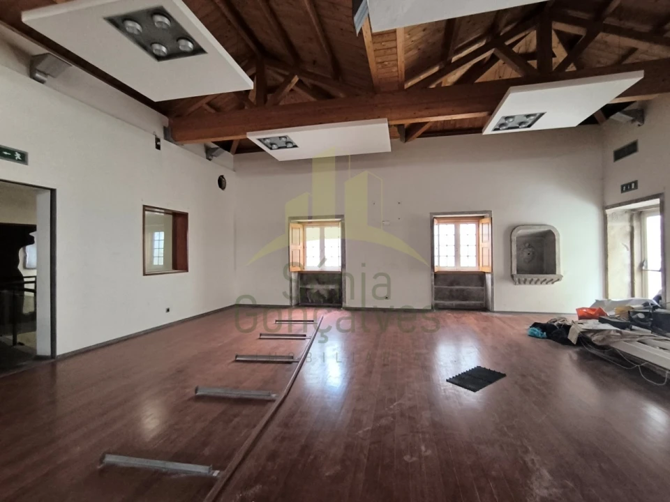 Loja para Arrendamento em Santa Maria Maior e Monserrate e Meadela Foto 5