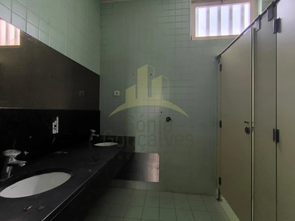 Loja para Arrendamento em Santa Maria Maior e Monserrate e Meadela Foto 7