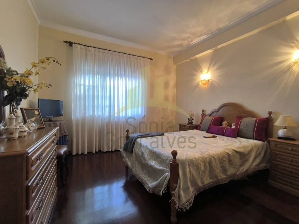 Moradia T5 para Venda em Refoios do Lima Foto 10