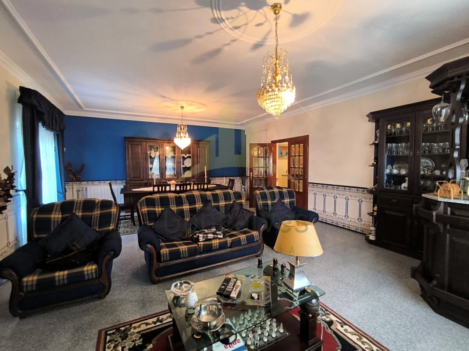 Moradia T5 para Venda em Refoios do Lima Foto 4