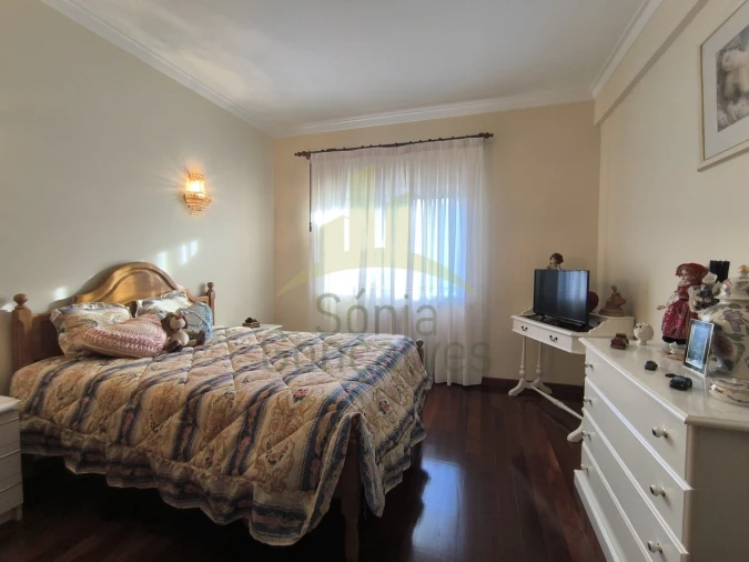 Moradia T5 para Venda em Refoios do Lima Foto 11