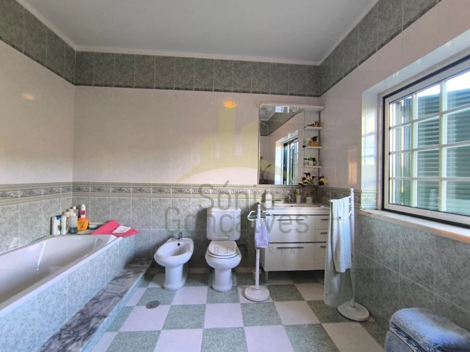 Moradia T5 para Venda em Refoios do Lima Foto 13