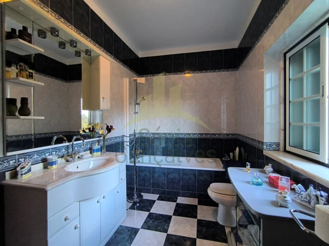 Moradia T5 para Venda em Refoios do Lima Foto 12