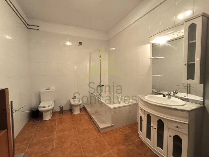 Moradia T5 para Venda em Refoios do Lima Foto 19