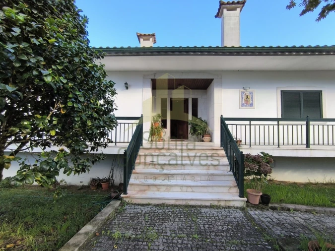 Moradia T5 para Venda em Refoios do Lima Foto 20