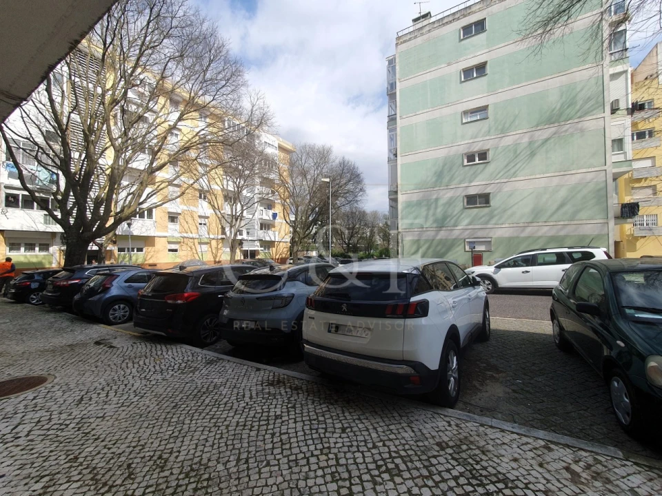 Apartamento T2 para Venda em Benfica Foto 16