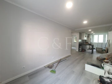 Apartamento T2 para Venda em Benfica