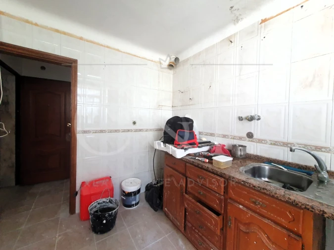 Apartamento T2 para Venda em Benfica Foto 3