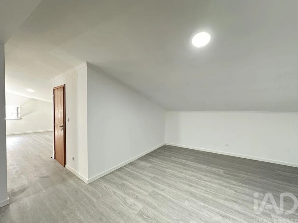 Moradia T5 para Venda em Cavadoude Foto 24