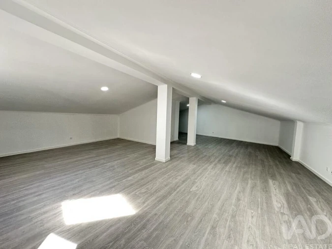 Moradia T5 para Venda em Cavadoude Foto 25