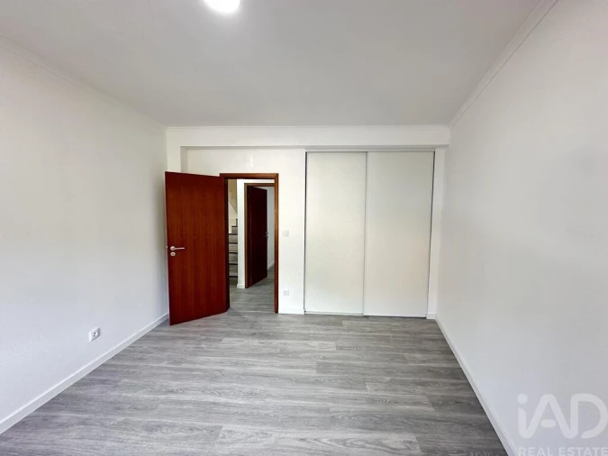 Moradia T5 para Venda em Cavadoude Foto 20