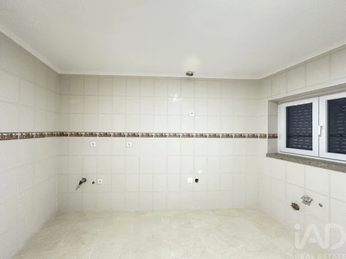 Moradia T5 para Venda em Cavadoude Foto 9