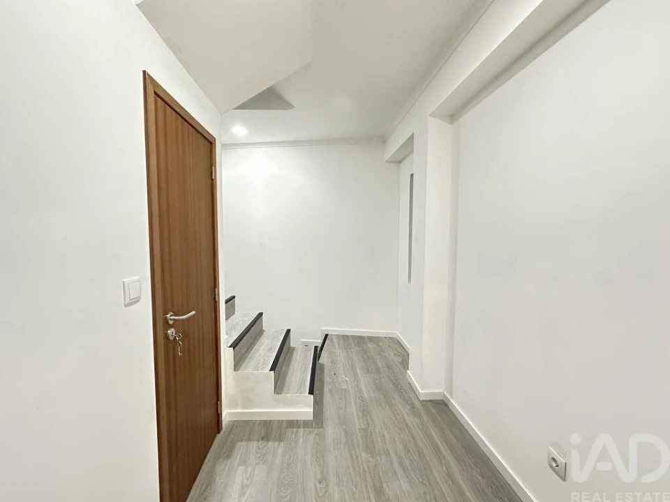 Moradia T5 para Venda em Cavadoude Foto 10