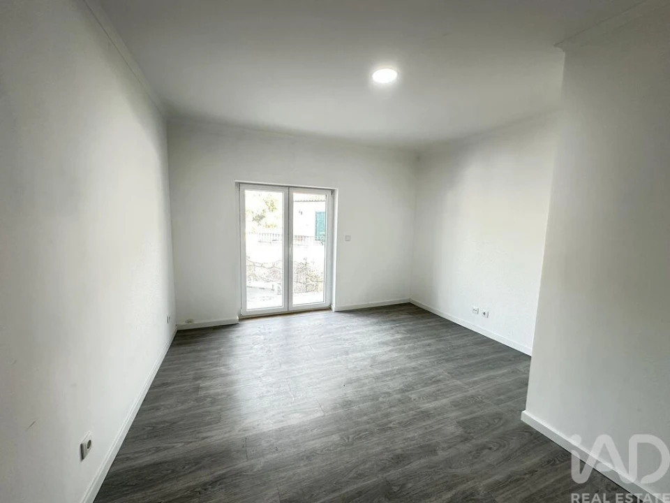 Moradia T5 para Venda em Cavadoude Foto 17