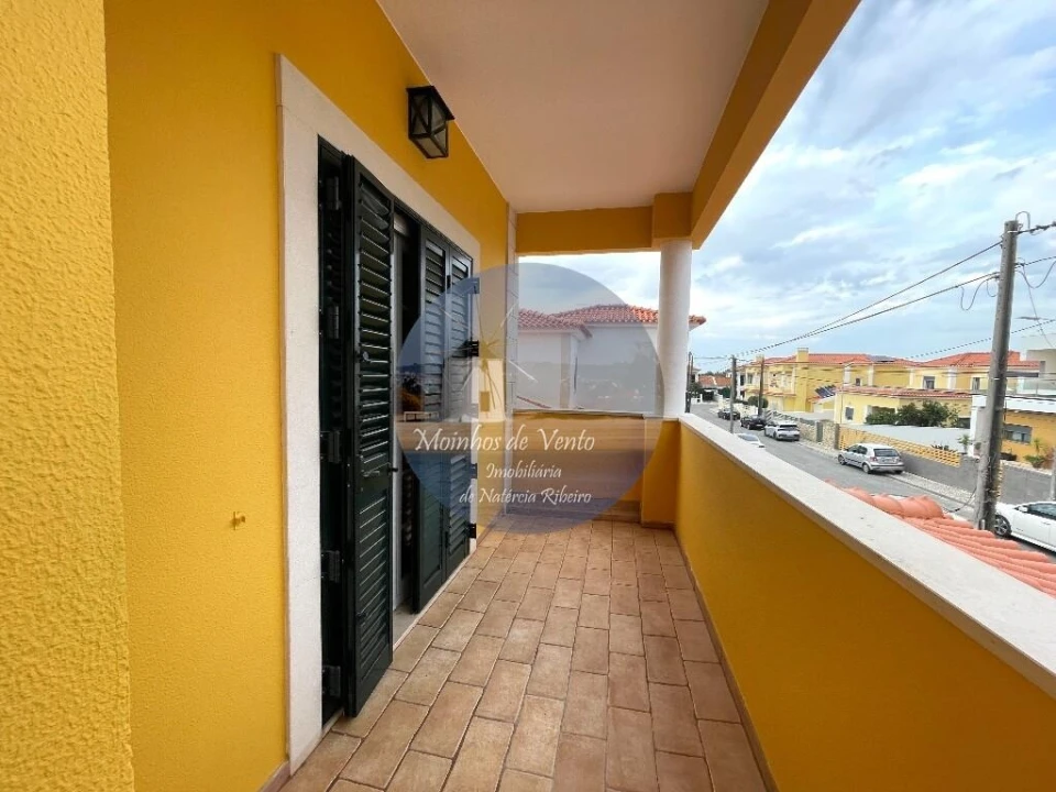 Moradia T5 para Venda em Moita Foto 10