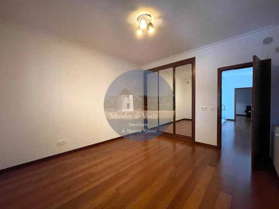 Moradia T5 para Venda em Moita Foto 43