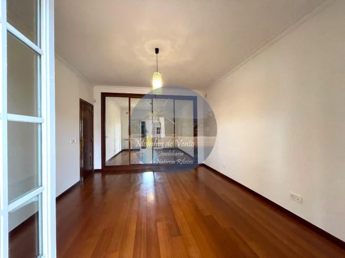 Moradia T5 para Venda em Moita Foto 40