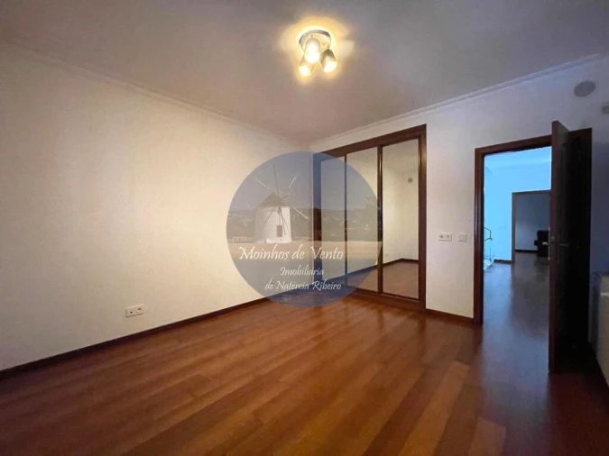 Moradia T5 para Venda em Moita Foto 43