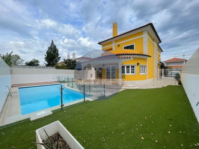 Moradia T5 para Venda em Moita