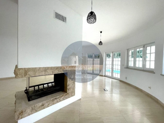 Moradia T5 para Venda em Moita Foto 31