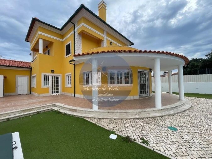 Moradia T5 para Venda em Moita Foto 5