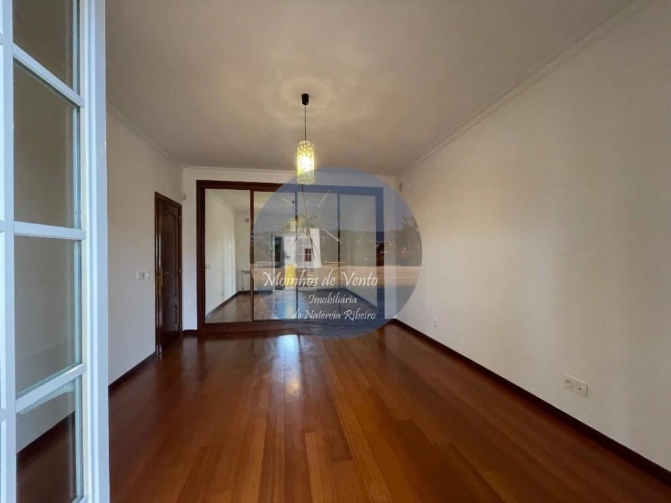 Moradia T5 para Venda em Moita Foto 41