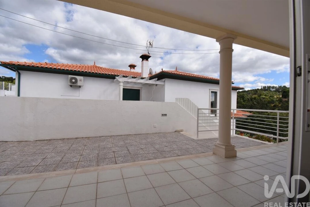 Moradia T4 para Venda em Sé Nova, Santa Cruz, Almedina e São Bartolomeu Foto 25