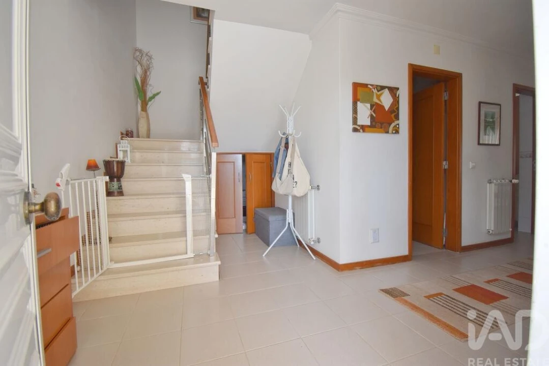 Moradia T4 para Venda em Sé Nova, Santa Cruz, Almedina e São Bartolomeu Foto 8
