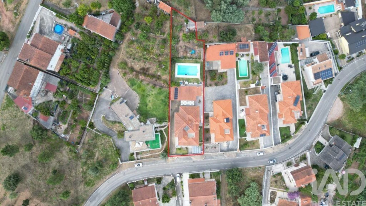 Moradia T4 para Venda em Sé Nova, Santa Cruz, Almedina e São Bartolomeu Foto 36
