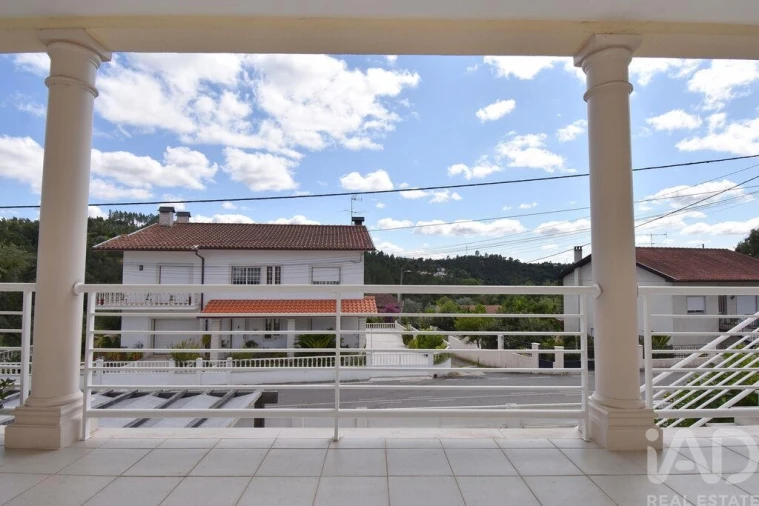 Moradia T4 para Venda em Sé Nova, Santa Cruz, Almedina e São Bartolomeu Foto 11