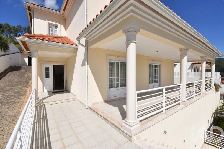 Moradia T4 para Venda em Sé Nova, Santa Cruz, Almedina e São Bartolomeu Foto 4