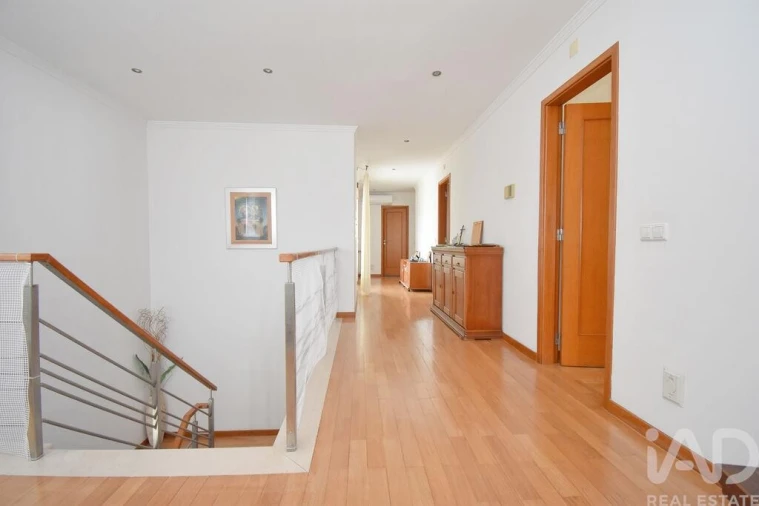 Moradia T4 para Venda em Sé Nova, Santa Cruz, Almedina e São Bartolomeu Foto 16