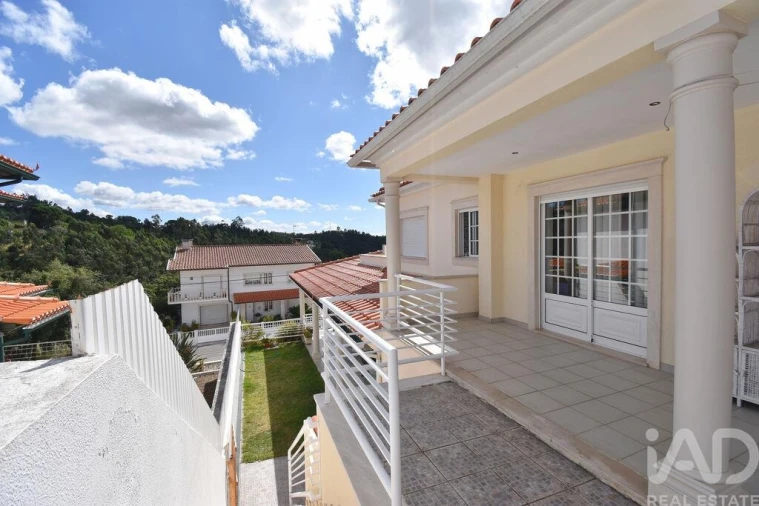 Moradia T4 para Venda em Sé Nova, Santa Cruz, Almedina e São Bartolomeu Foto 6