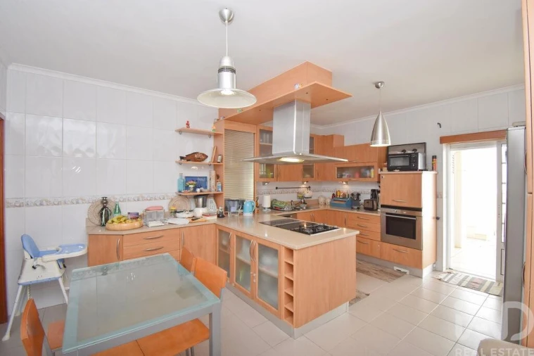 Moradia T4 para Venda em Sé Nova, Santa Cruz, Almedina e São Bartolomeu Foto 15