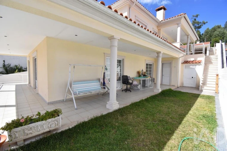 Moradia T4 para Venda em Sé Nova, Santa Cruz, Almedina e São Bartolomeu Foto 5