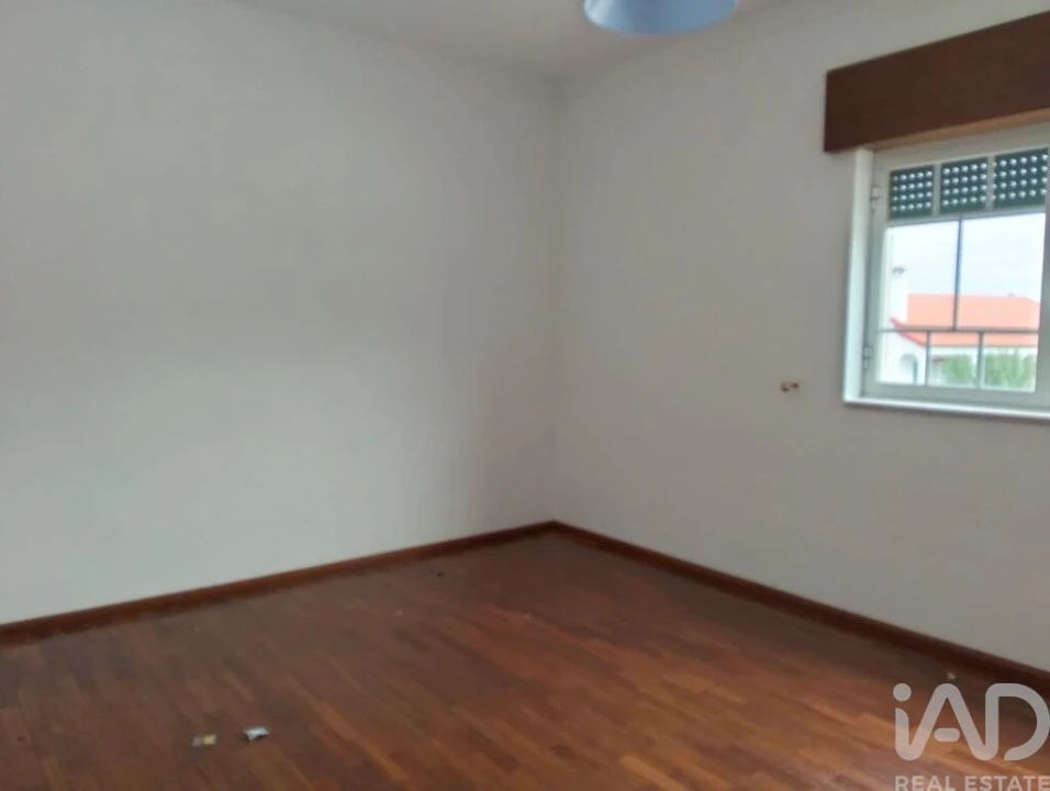 Moradia T4 para Venda em Povoa da Isenta Foto 11