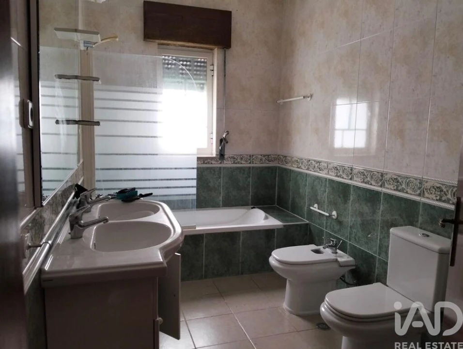 Moradia T4 para Venda em Povoa da Isenta Foto 12
