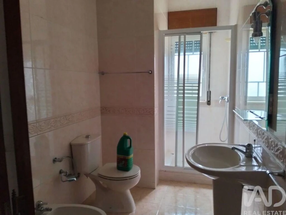 Moradia T4 para Venda em Povoa da Isenta Foto 7