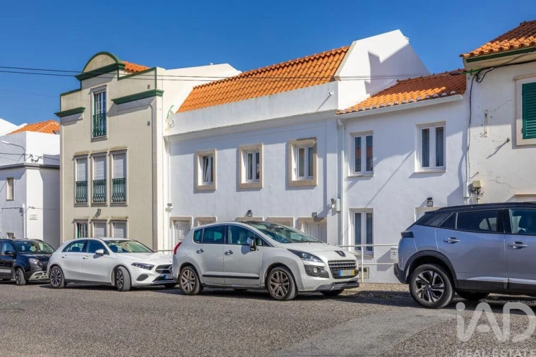 Apartamento T2 para Venda em Nazare Foto 5