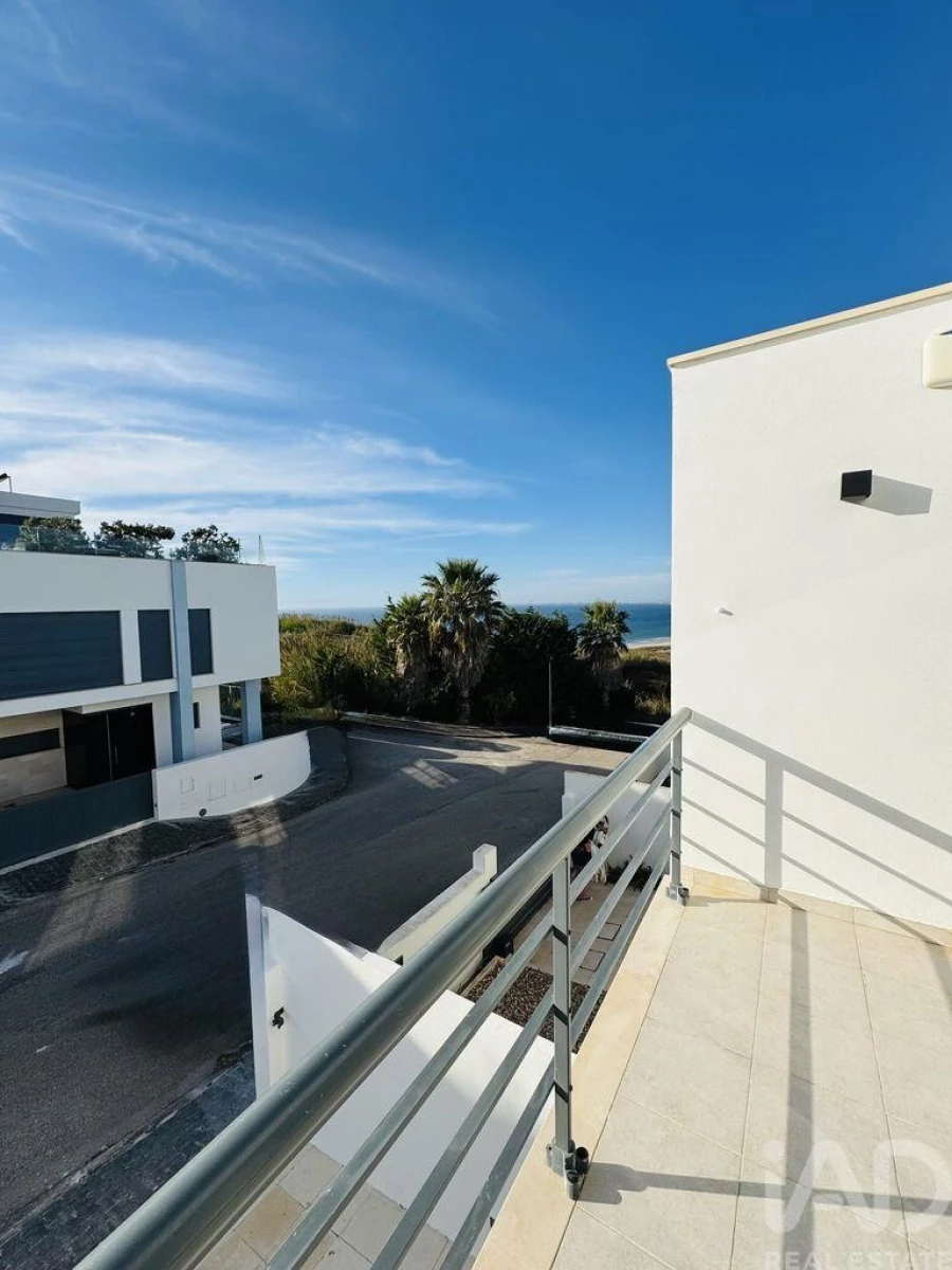 Moradia T3 para Venda em Lourinhã e Atalaia Foto 2