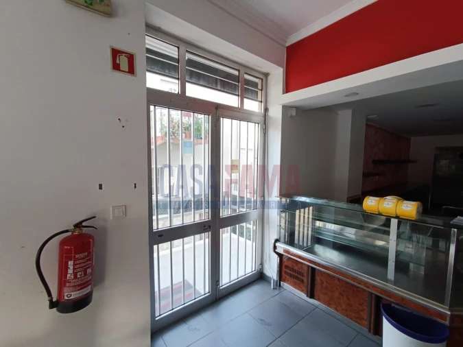 Loja para Venda em Braga (Maximinos, Sé e Cividade) Foto 9