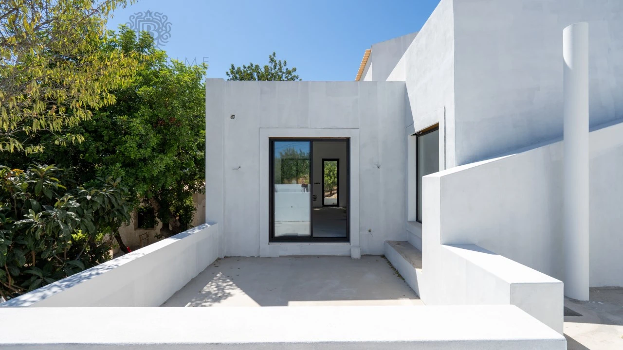 Moradia T6 para Venda em Loule (São Sebastião) Foto 17