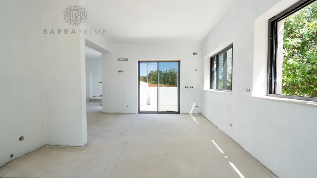 Moradia T6 para Venda em Loule (São Sebastião) Foto 22