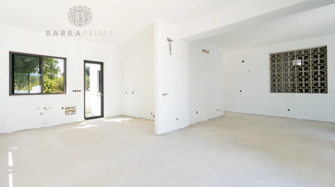 Moradia T6 para Venda em Loule (São Sebastião) Foto 24