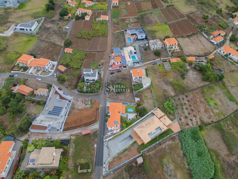 Terreno para Venda em Estreito da Calheta Foto 9
