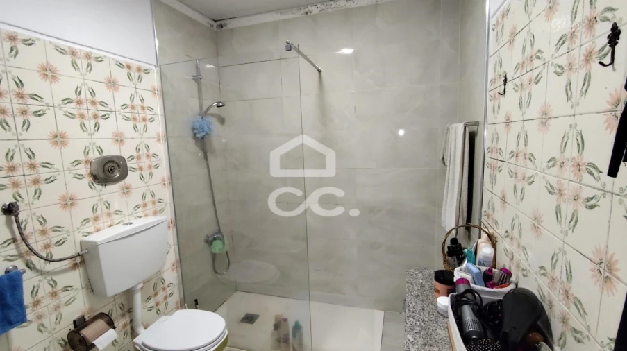 Apartamento T3 para Venda em Creixomil Foto 17